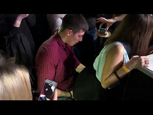 ❤️ Sex nyata dina nightclub Rusia. gadis Rusia 18 taun heubeul dina anus jeung heunceut fucked di nightclub a ️ Poro anal di urang% su.qizpornolar.ru%